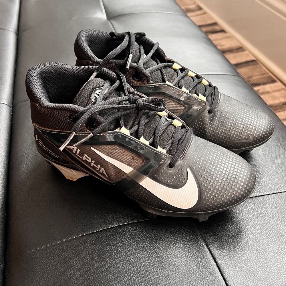 Euc size 7 Nike alpha football cleats